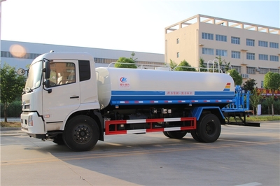 凯马5吨洒水车价格及国外洒水车与洗扫车型号对比